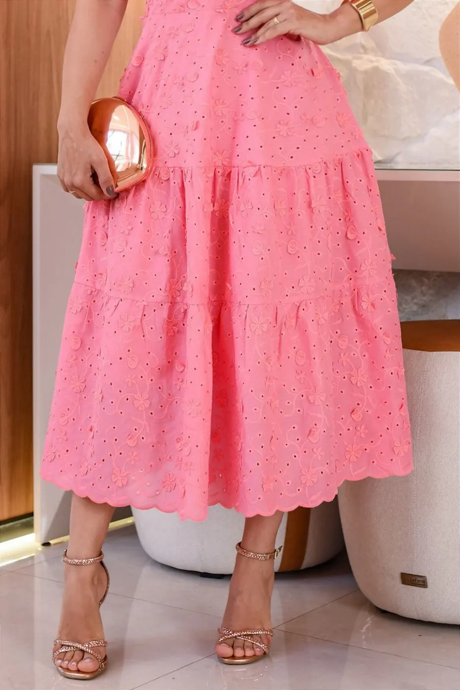 Vestido luxo laise 3D gola padre Rosa Goiaba
