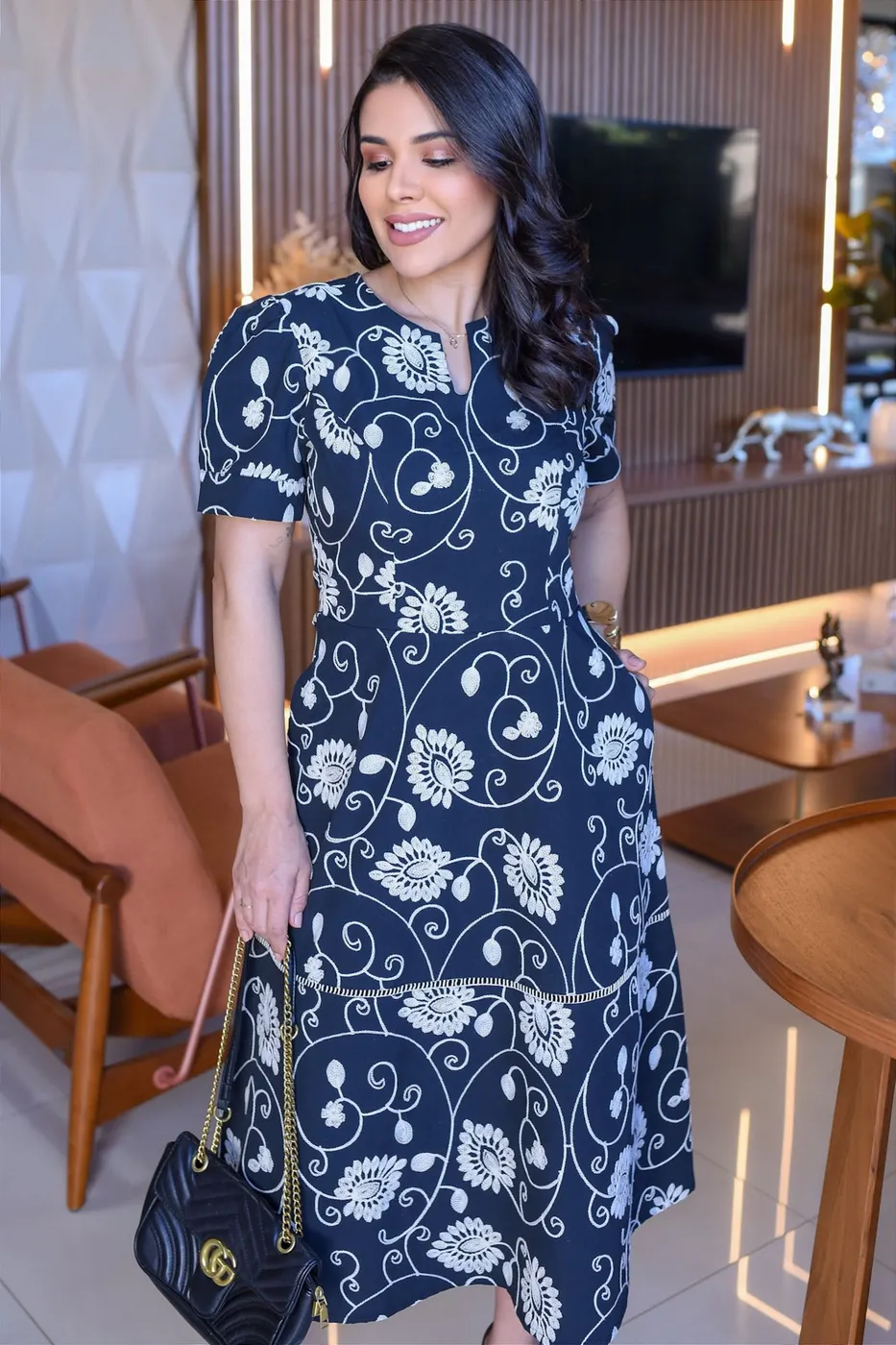 Vestido Midi bordado Indiano Preto