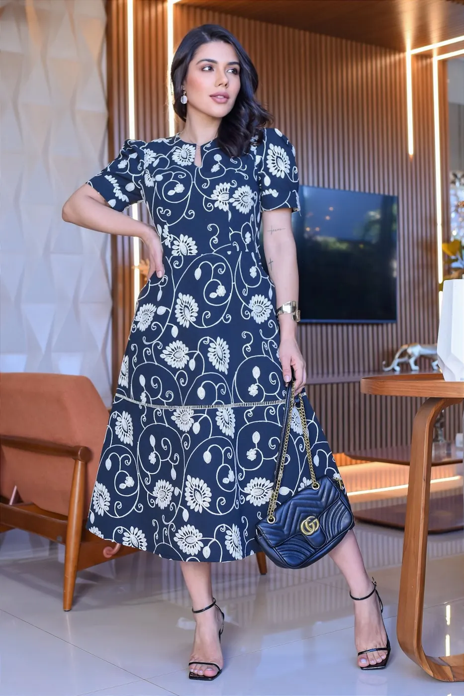 Vestido Midi bordado Indiano Preto