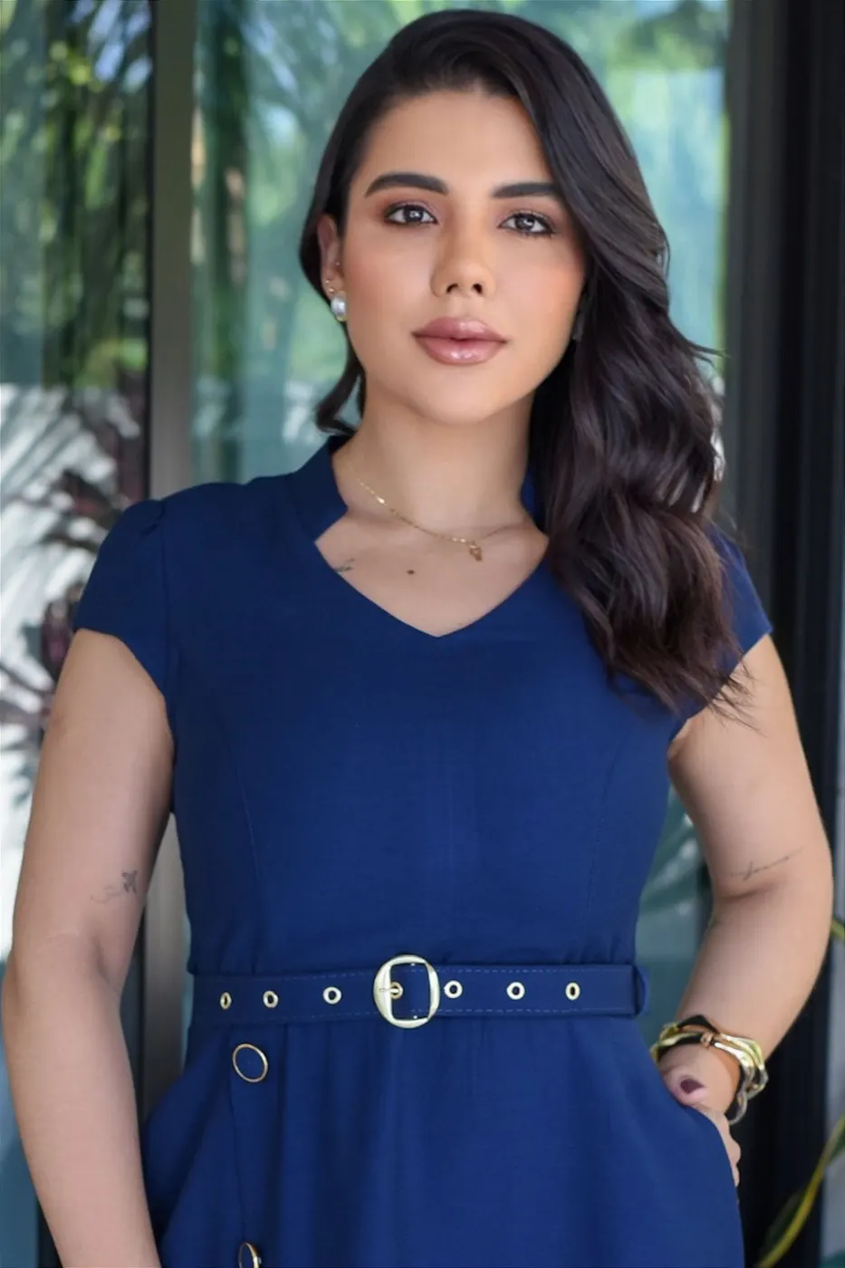 Vestido Midi decote V com cinto Azul Marinho