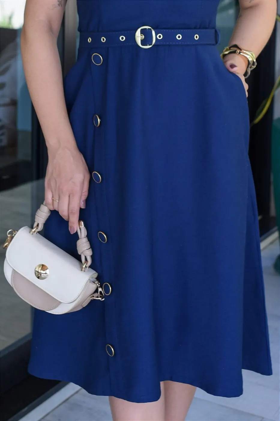 Vestido Midi decote V com cinto Azul Marinho