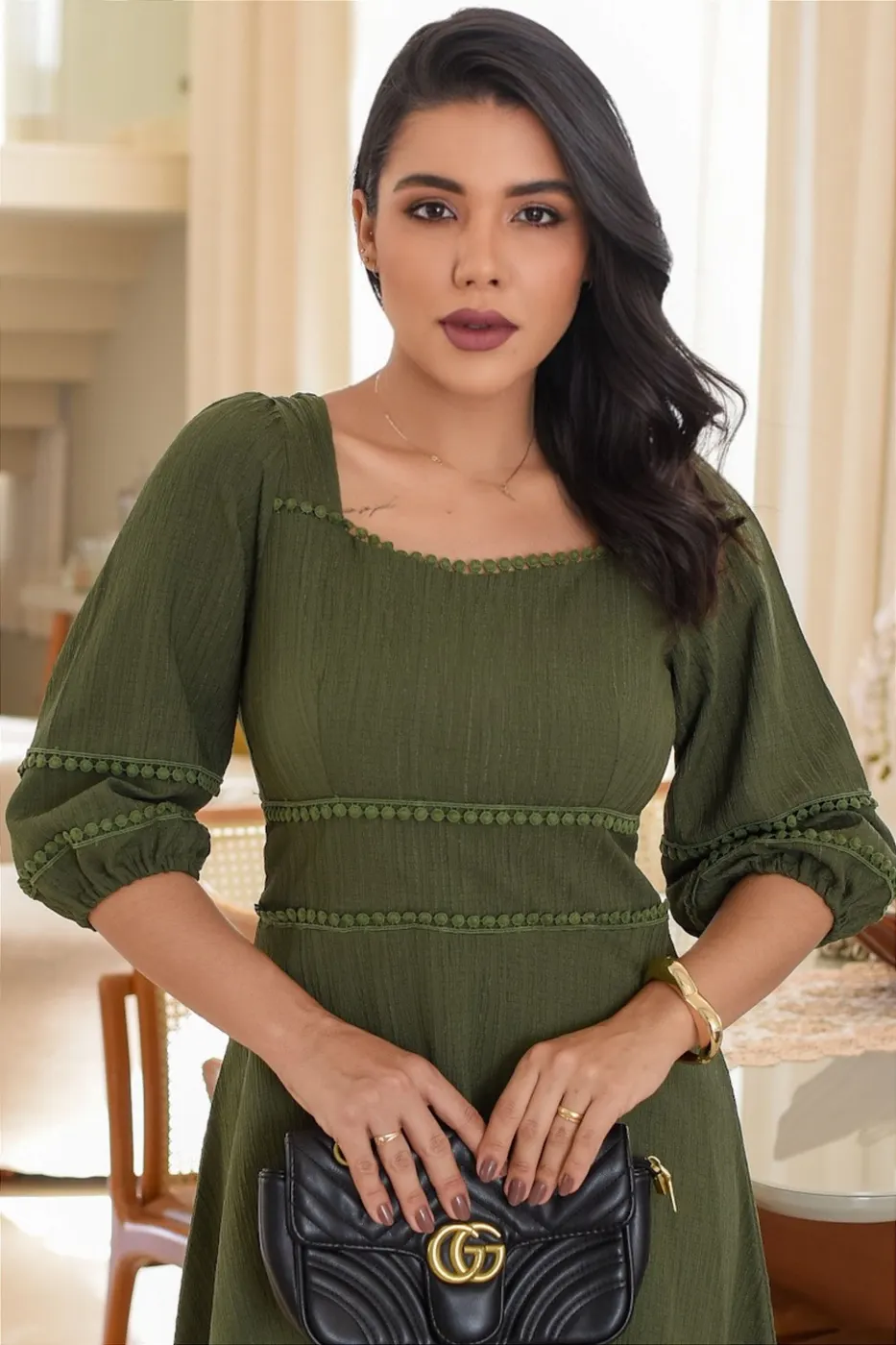 Vestido midi manga 3/4 e guipir Verde Oliva