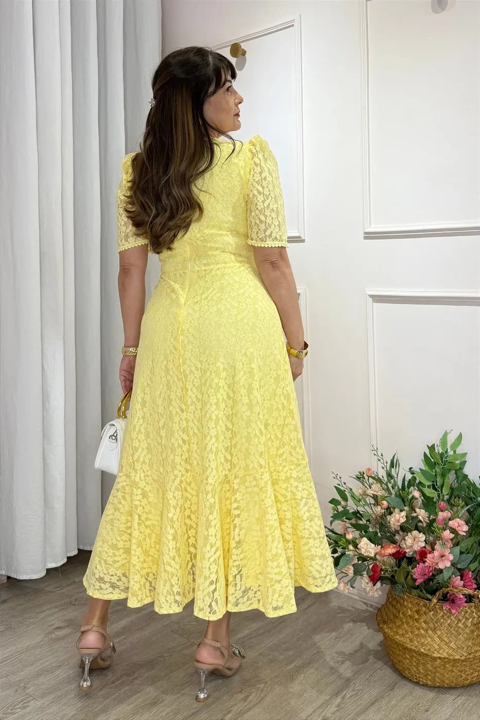 Vestido midi Renda e saia peplum Amarelo