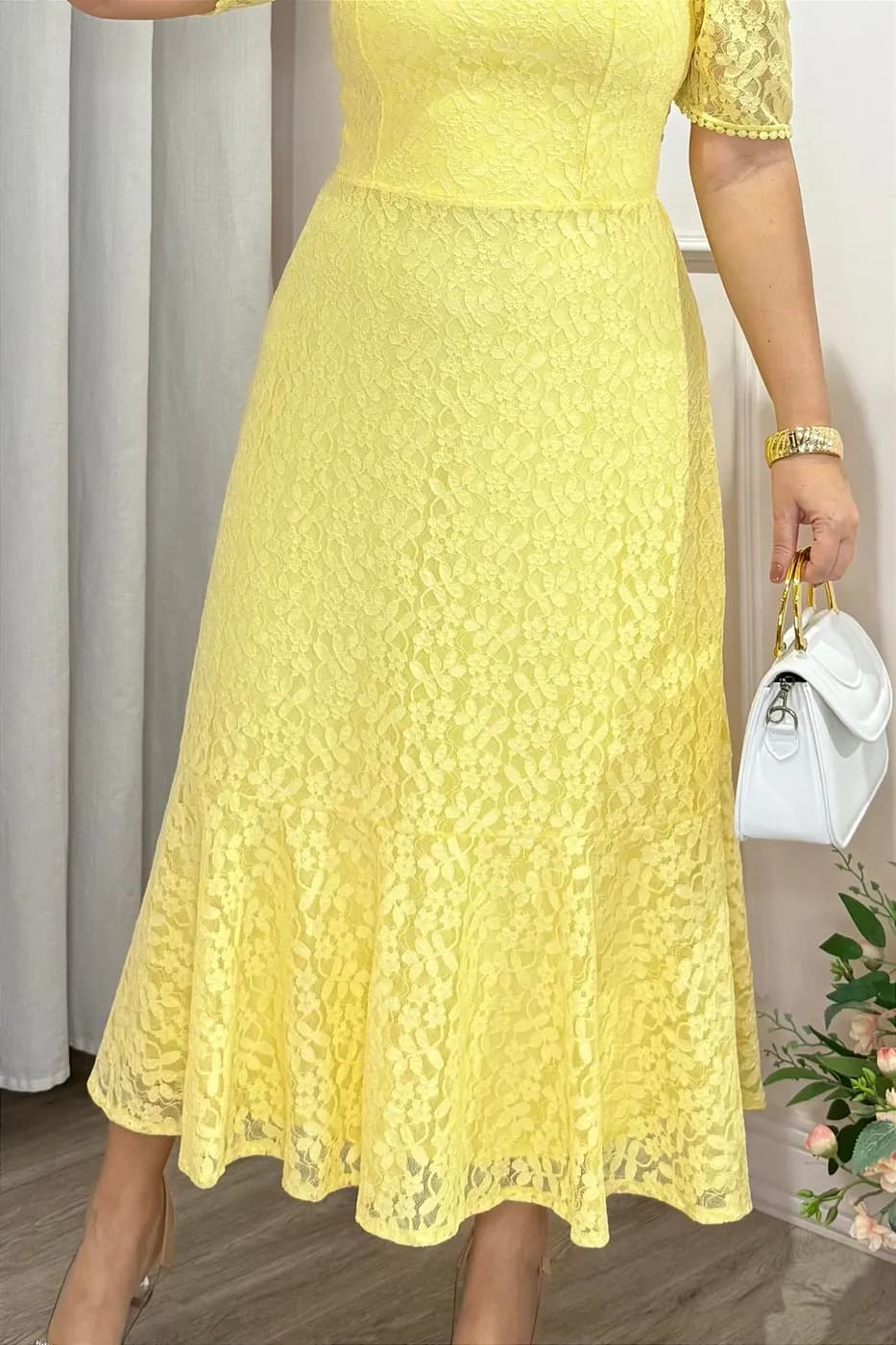 Vestido midi Renda e saia peplum Amarelo