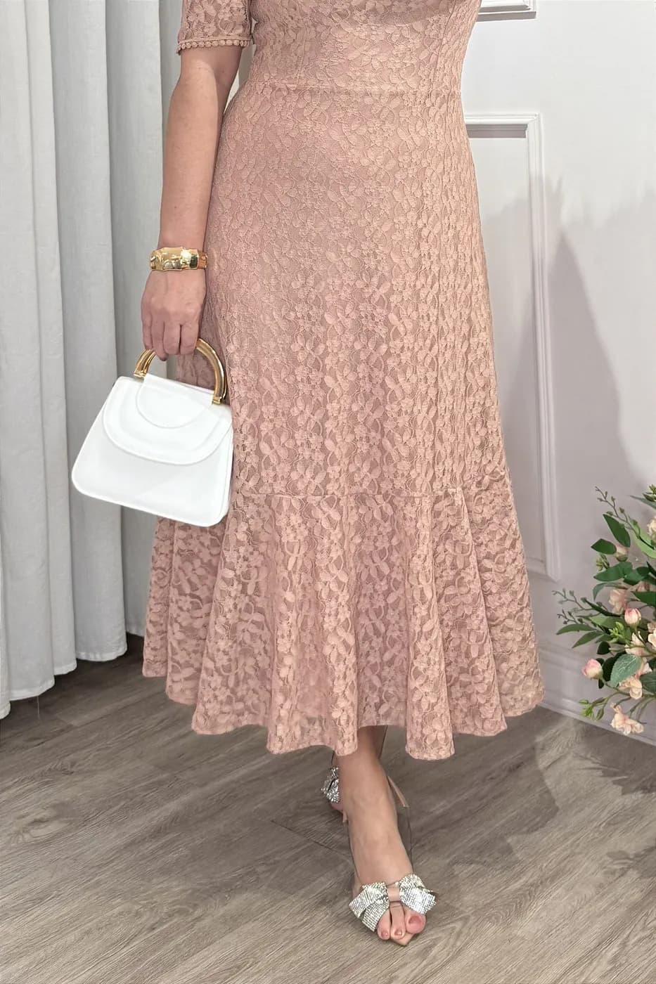 Vestido midi Renda e saia peplum Rose Gold