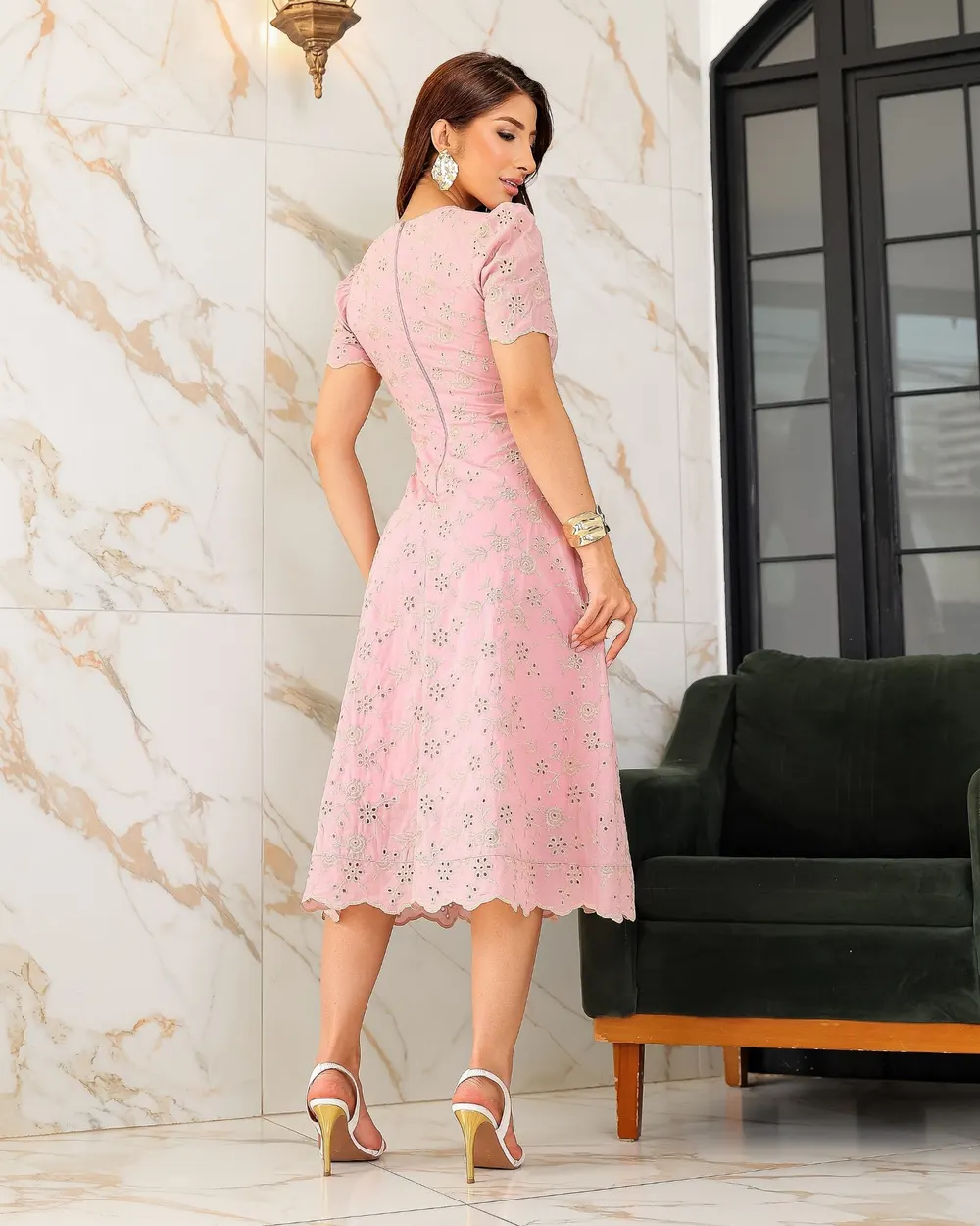 Vestido na laise Bicolor Rose decote gota Midi