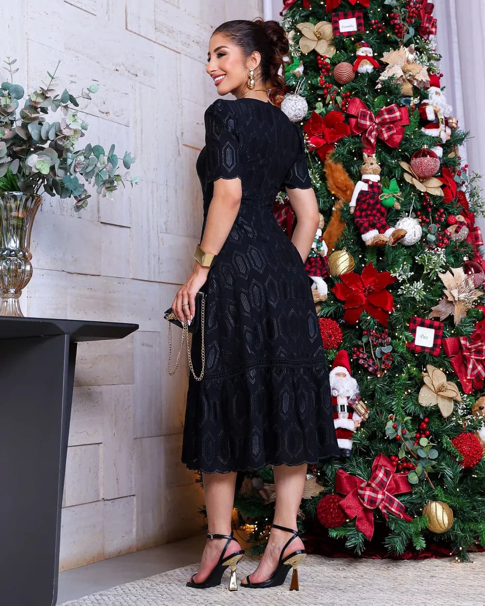 Vestido Realeza detalhes em guipir Preto